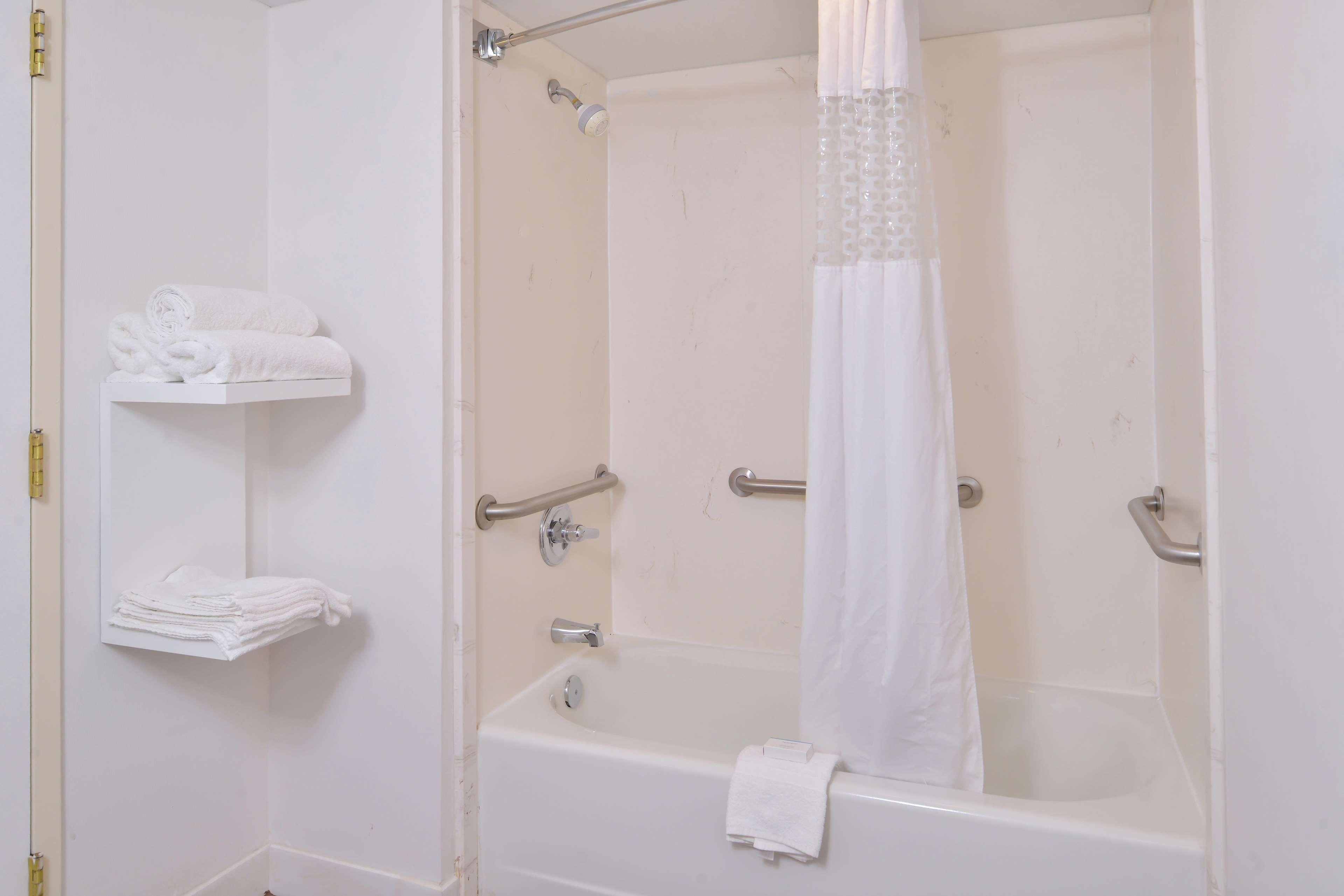 Hampton Inn Greensboro East / Mcleansville Eksteriør billede