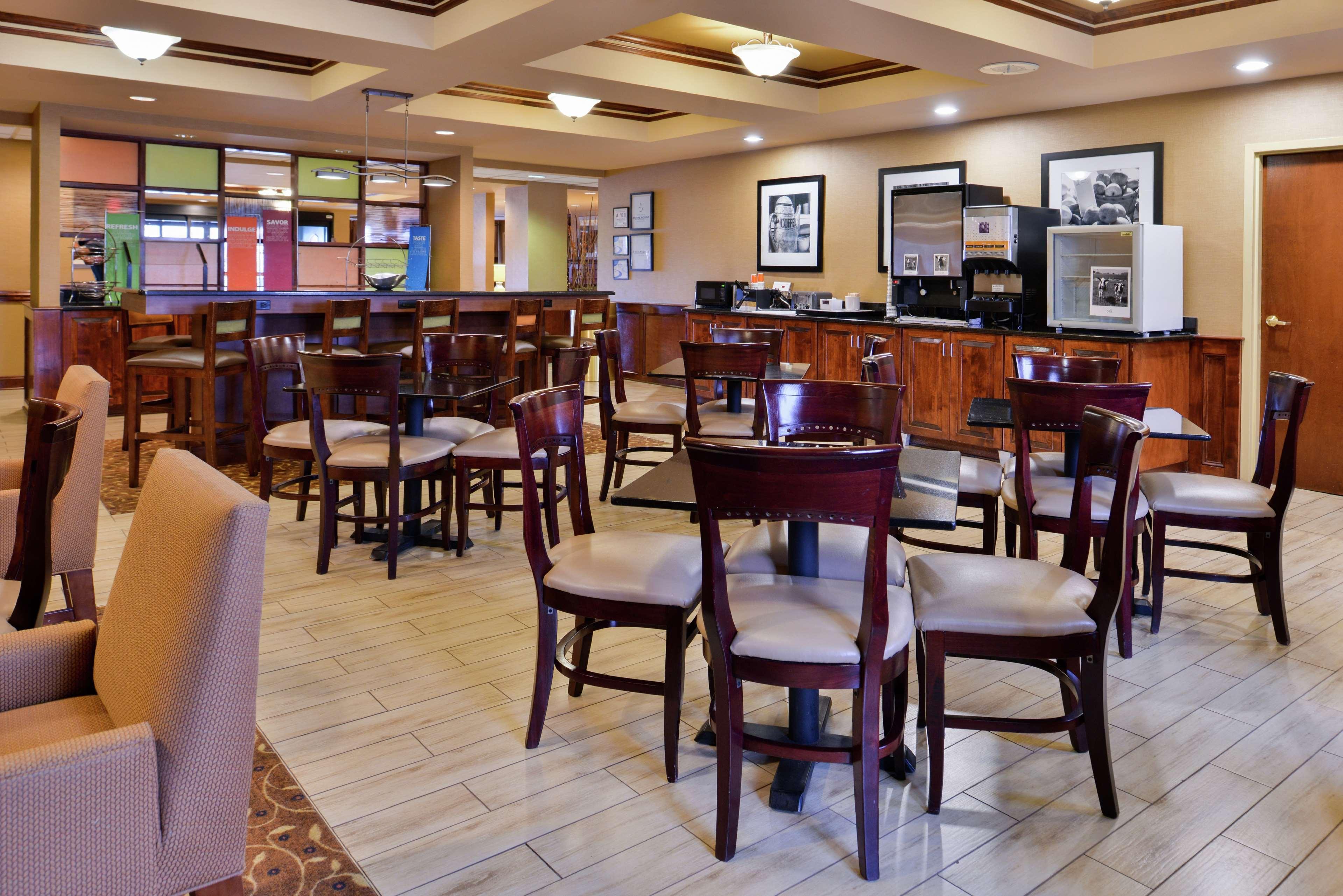 Hampton Inn Greensboro East / Mcleansville Eksteriør billede