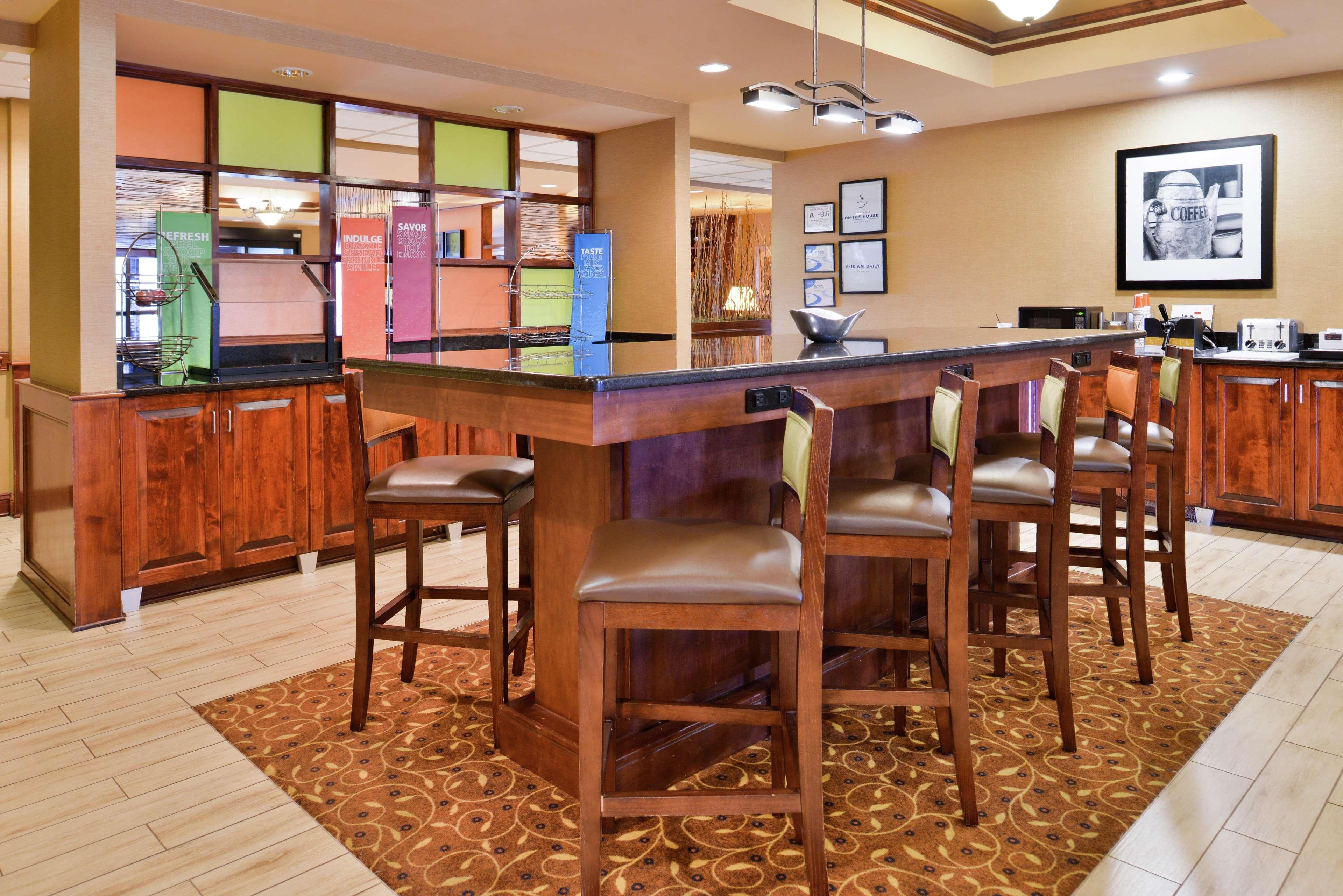 Hampton Inn Greensboro East / Mcleansville Eksteriør billede